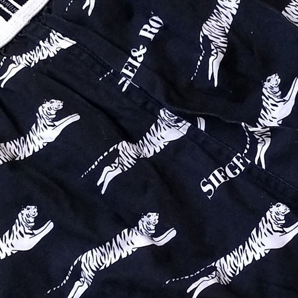 vintage 90s NWOT Siegfried and Roy at the Mirage tiger boxer shorts - Picture 8 of 8